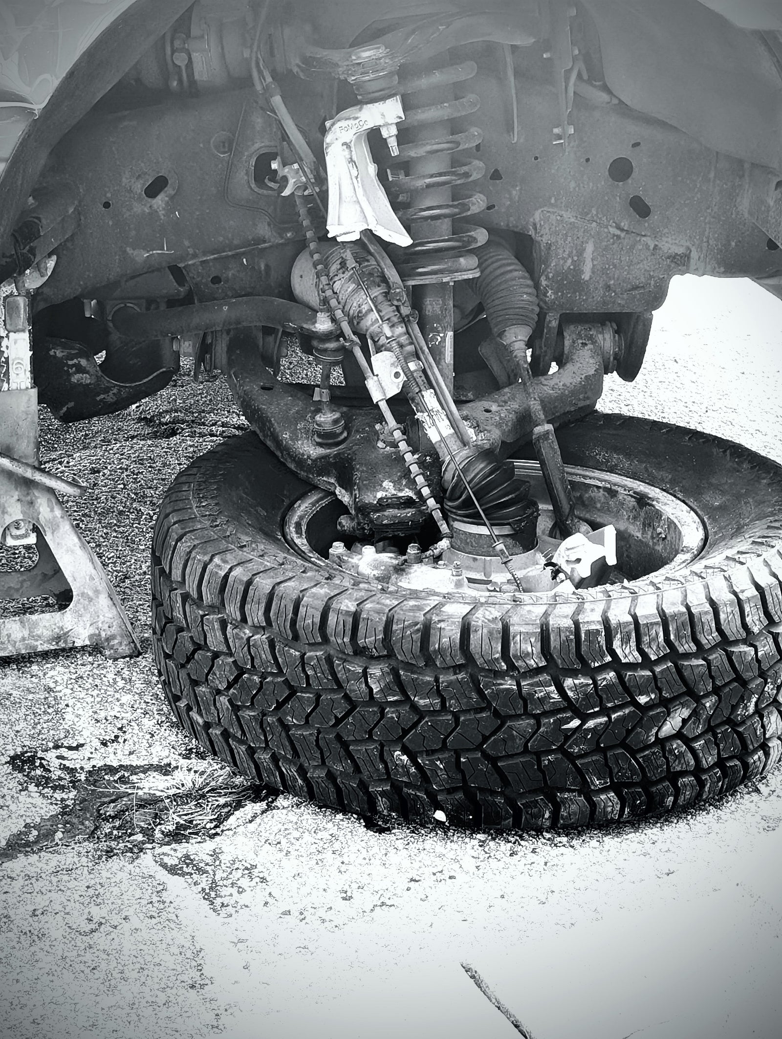 Suspension Maintenance: Ball Joint & Control Arm Failure Signs + Wheel‑Off Safety Guide
